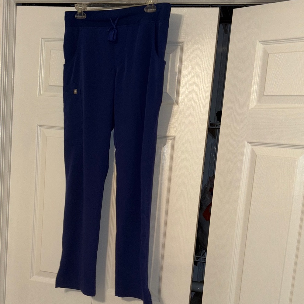 Figs Women's Blue straight leg scrub pants